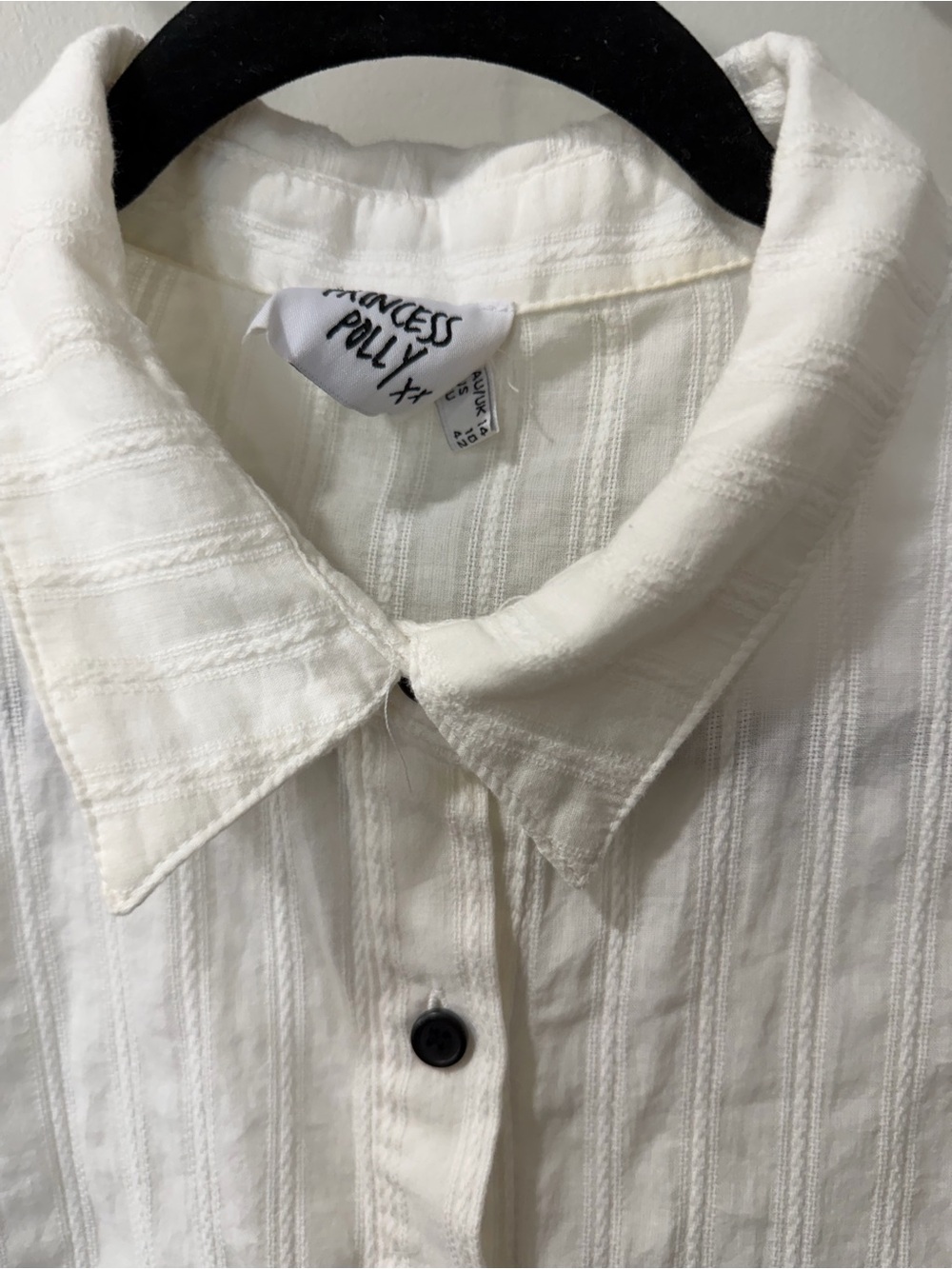 • Princess Polly Button Down • - Picture 3 of 3